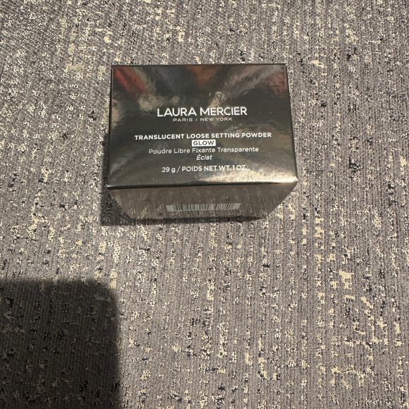 Laura Mercier translucent powder-Glow - Picture 8 of 12